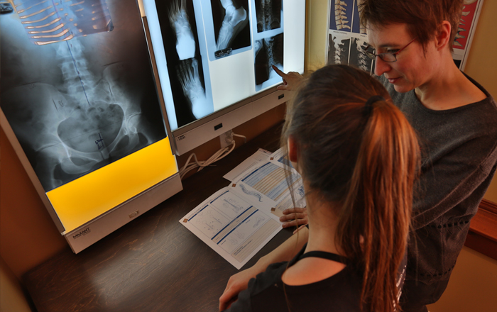 Analyse d'une radiographie avant un ajustement chiropratique